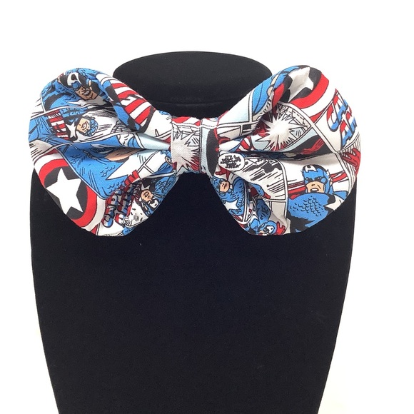 Captain America Handcrafted Bow Tie - 01 - Comic Book Collection - Picture 6 of 14